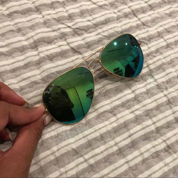 Ray Ban Aviators - Picture 2 of 5